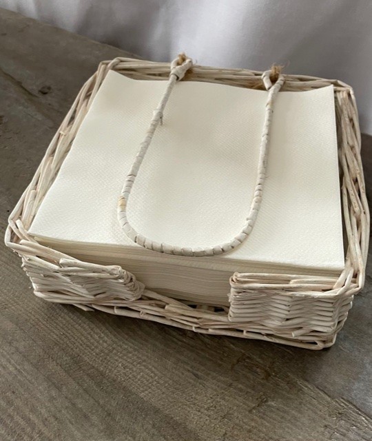 30 airlaid napkins in napkin holder